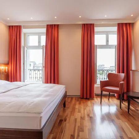 מלון Schweizerhof 3*