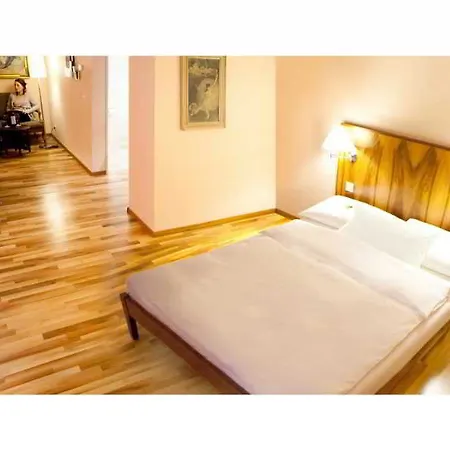 Schweizerhof 3* בזל