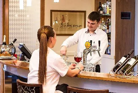 מלון Schweizerhof 3*